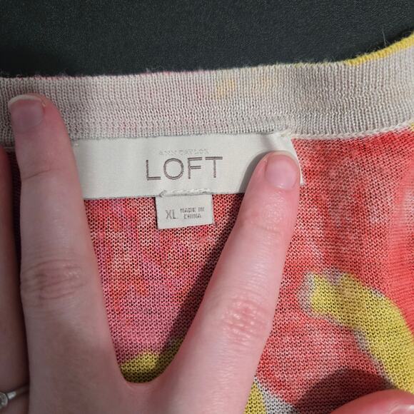 Loft Womens Button Up Floral V-Cut Cardigan Size XL Coquette Lightweight Girly - Picture 3 of 6